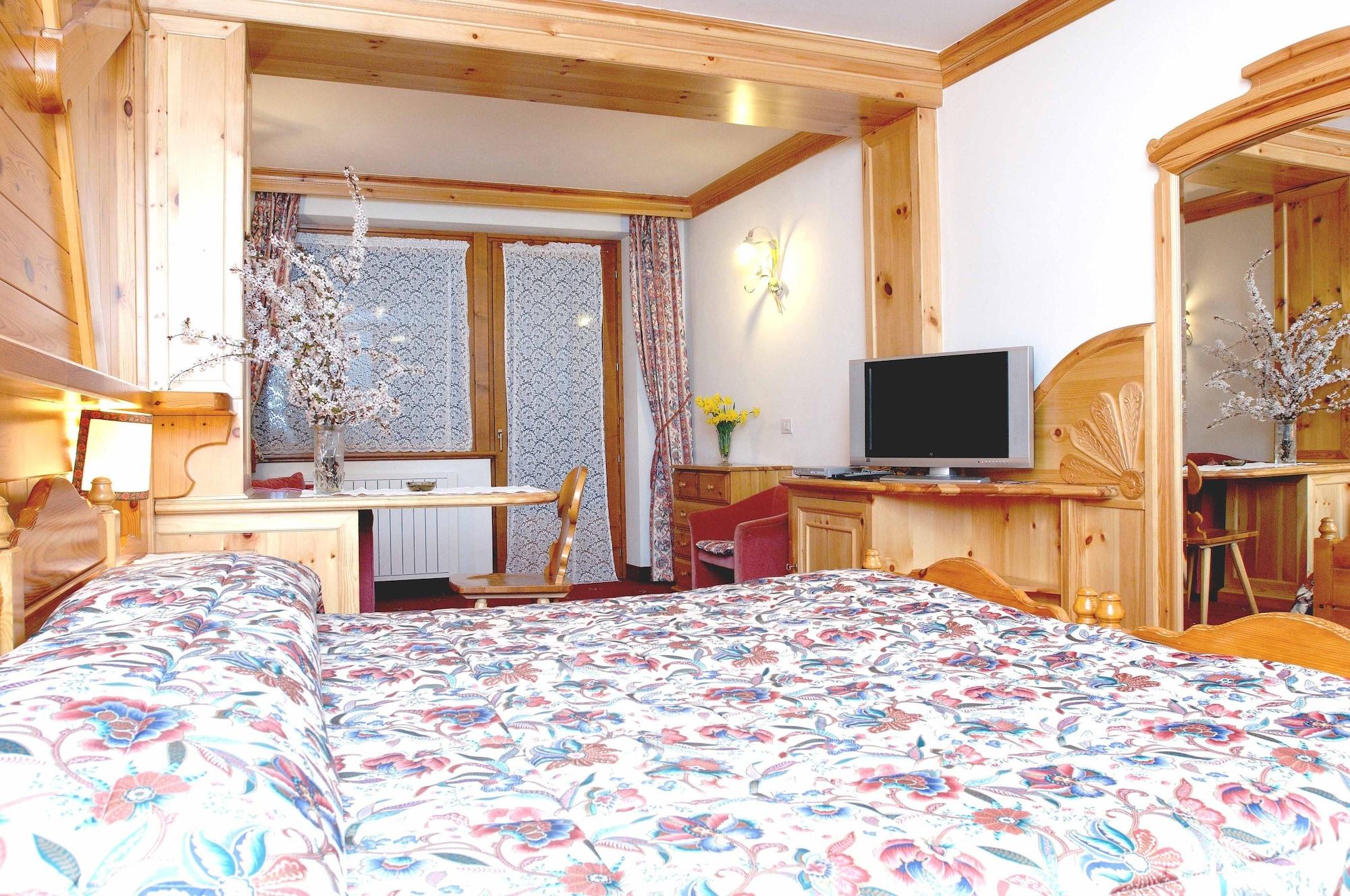 Hotel Dahu Мадона ди Кампильо Екстериор снимка
