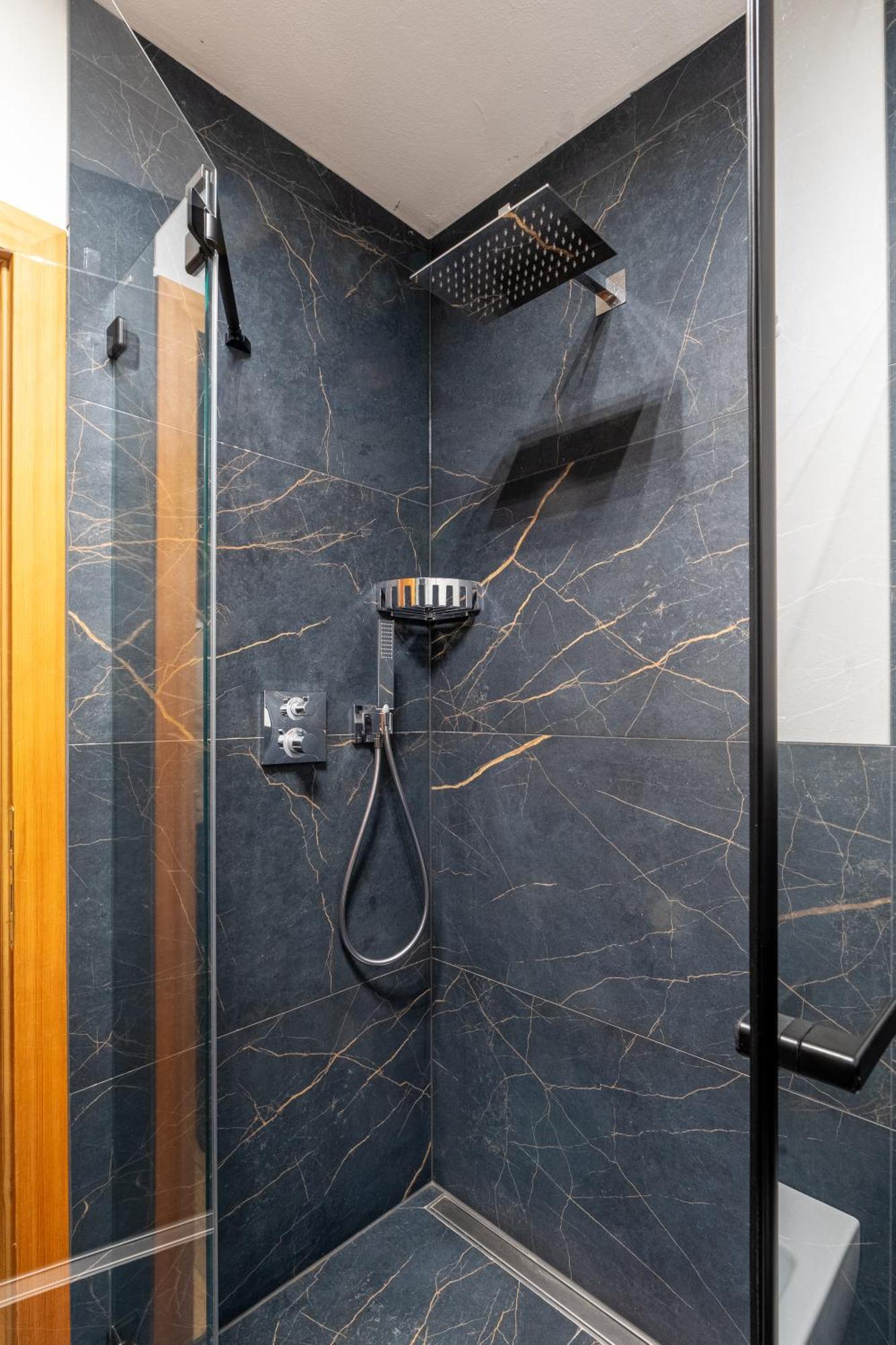 Hotel Dahu Мадона ди Кампильо Екстериор снимка